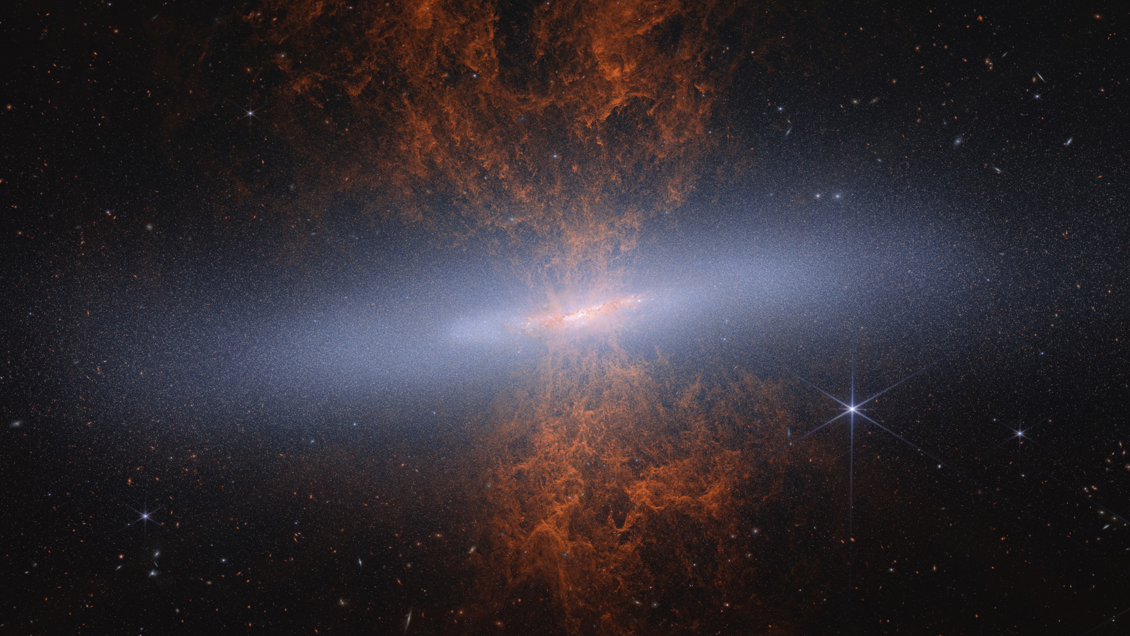 M82, The Cigar Galaxy — Desktop 4K
