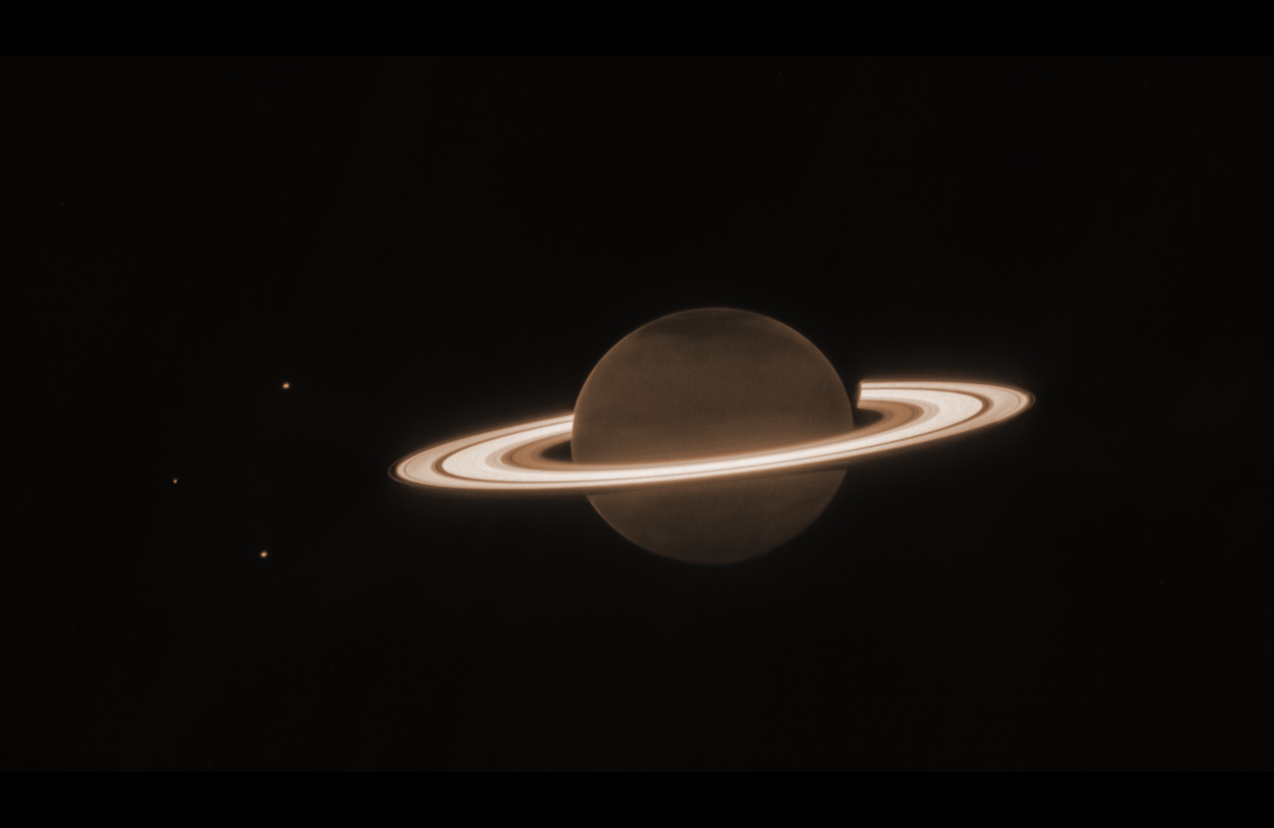 Saturn — MacBook 13"